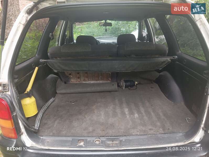 Седан Nissan Sunny 1999 в Житомирі