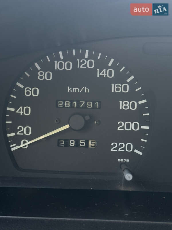 Седан Nissan Sunny 1993 в Одессе фото 12 Седан Nissan Sunny 1993 в Одессе