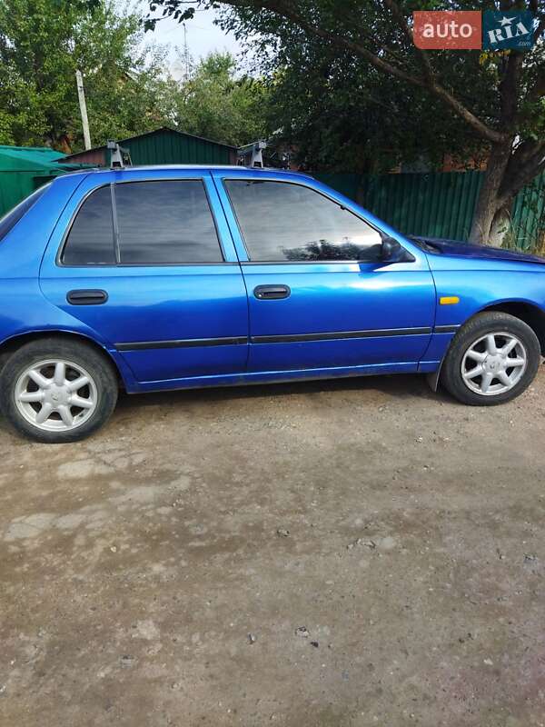 Nissan Sunny 1992