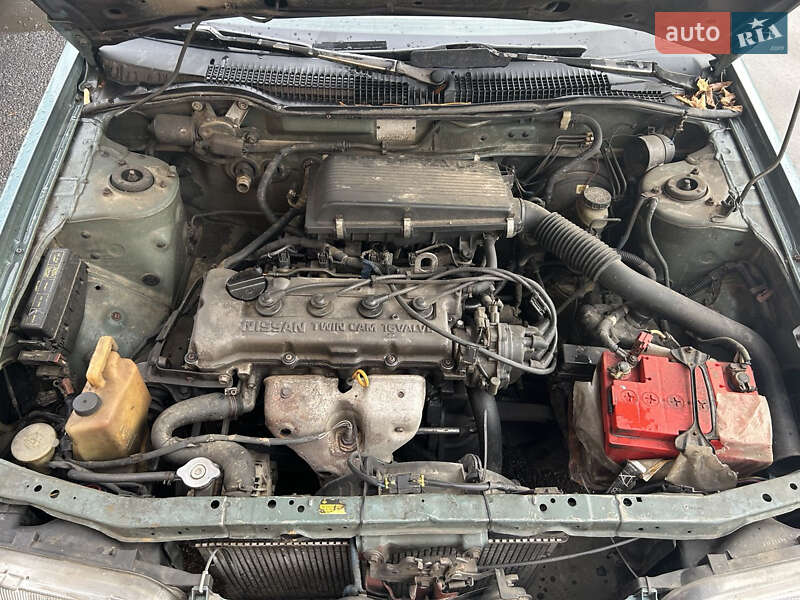 Седан Nissan Sunny 1995 в Івано-Франківську