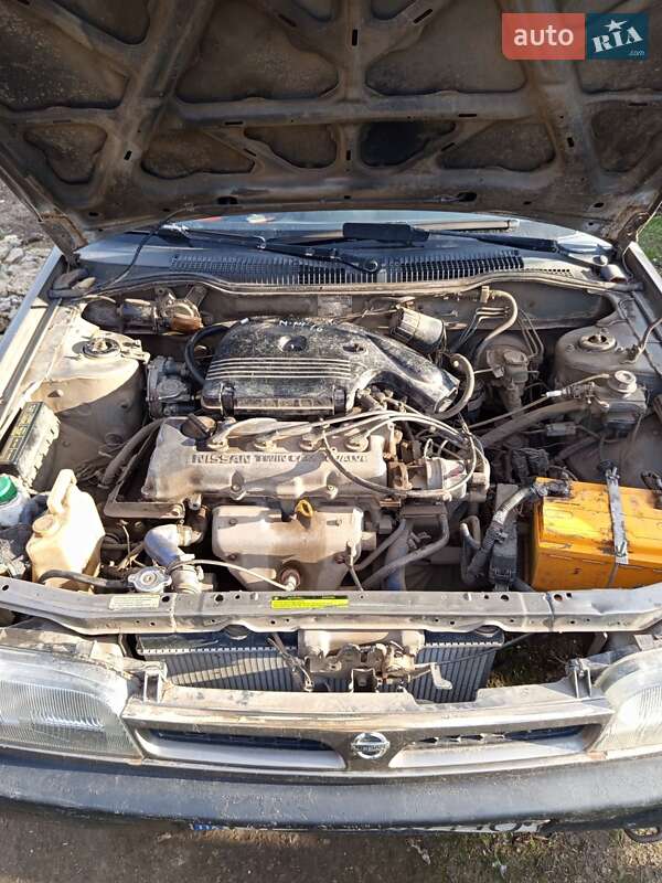 Седан Nissan Sunny 1991 в Роздільній