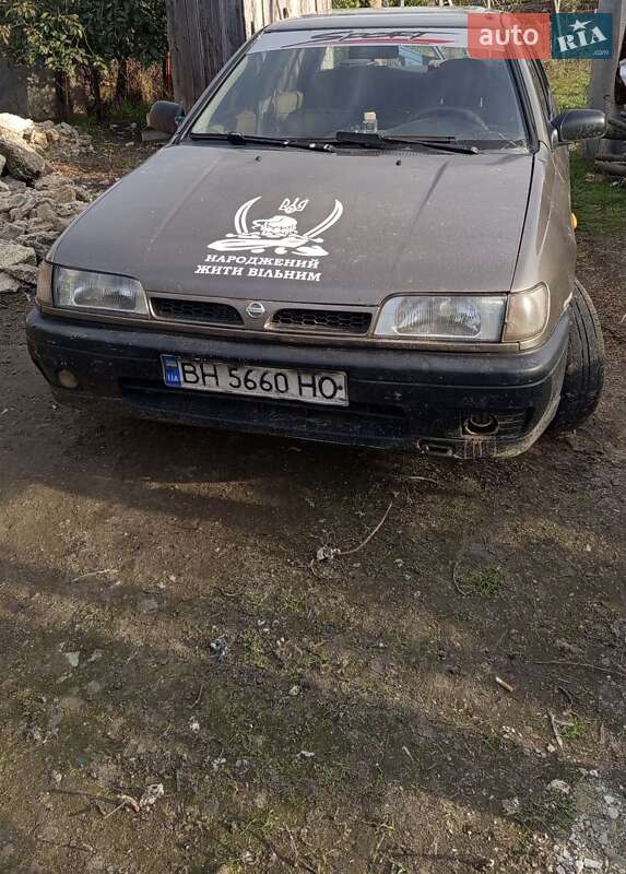 Седан Nissan Sunny 1991 в Роздільній
