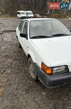 Седан Nissan Sunny 1989 в Луцьку