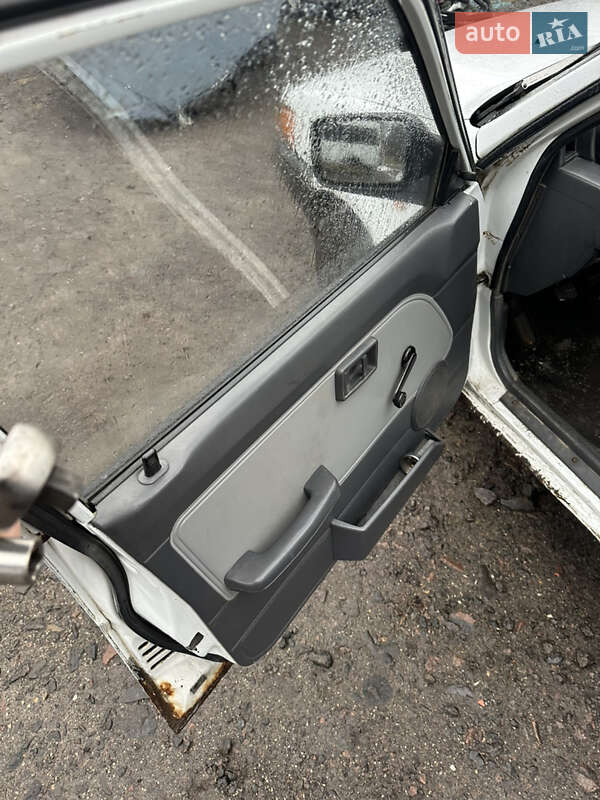 Седан Nissan Sunny 1989 в Луцке