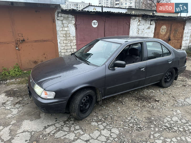 Седан Nissan Sunny 1996 в Харкові