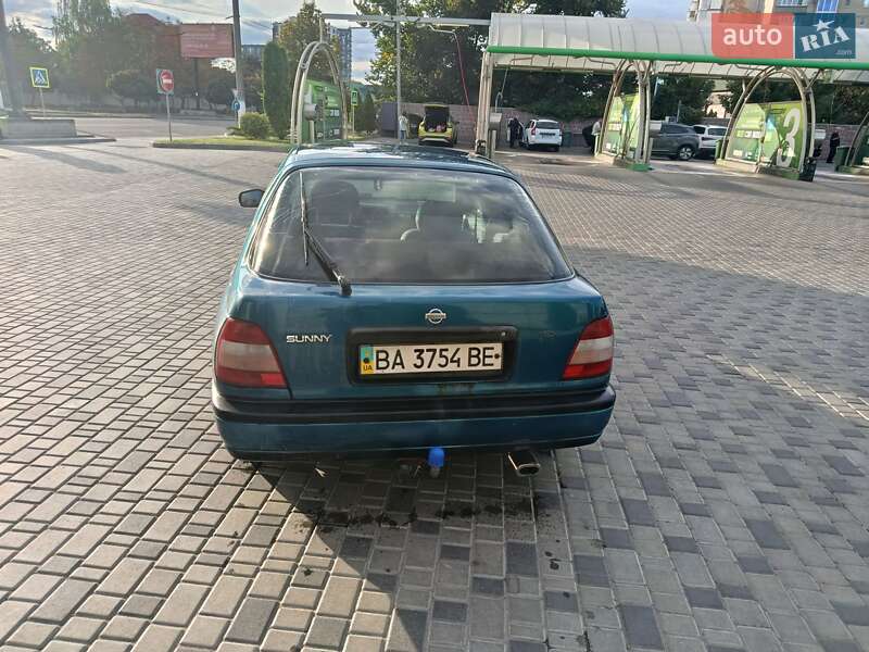 Седан Nissan Sunny 1995 в Кропивницькому