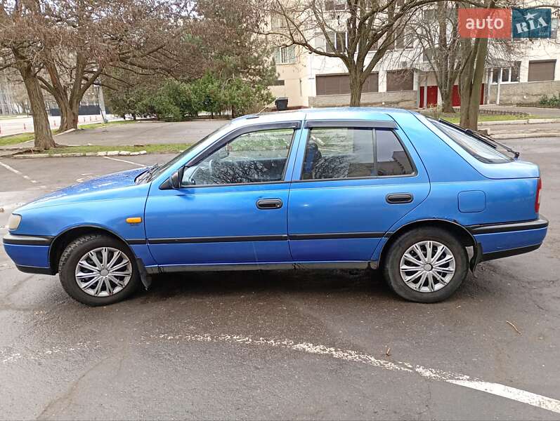 Седан Nissan Sunny 1995 в Одесі