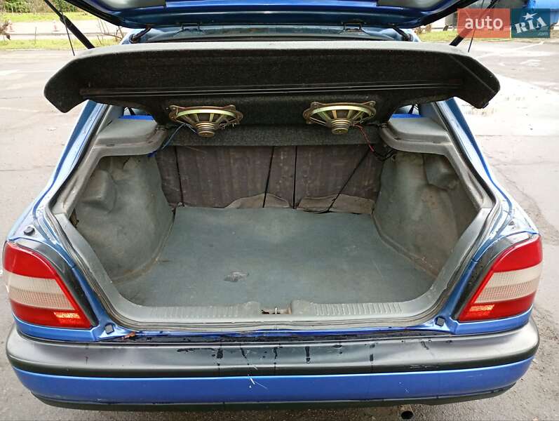 Седан Nissan Sunny 1995 в Одесі