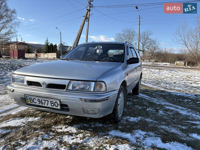 Седан Nissan Sunny 1995 в Бориславе