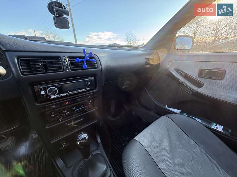 Седан Nissan Sunny 1995 в Бориславе