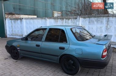 Седан Nissan Sunny 1995 в Надворной