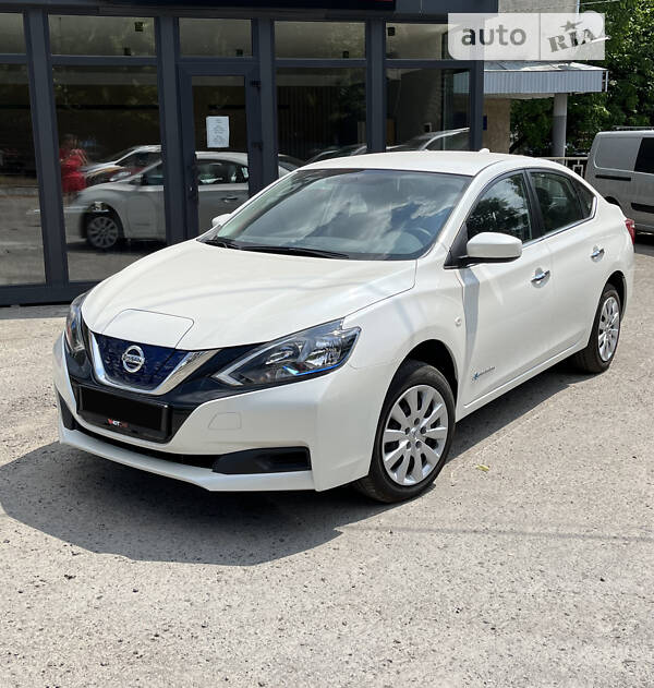 Седан Nissan Sylphy 2019 в Львові