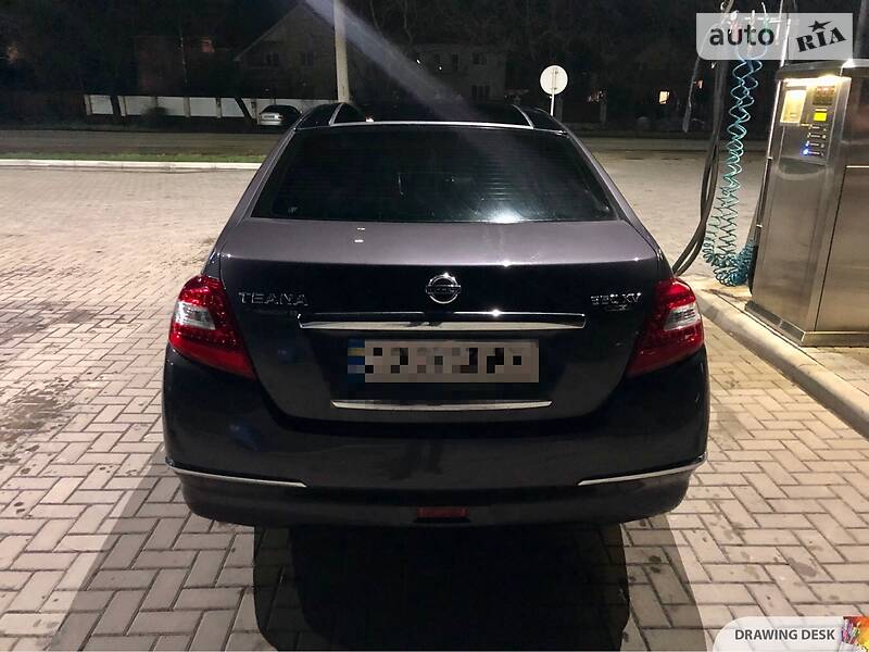 Седан Nissan Teana 2011 в Ужгороді