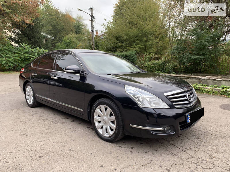 Седан Nissan Teana 2010 в Львові