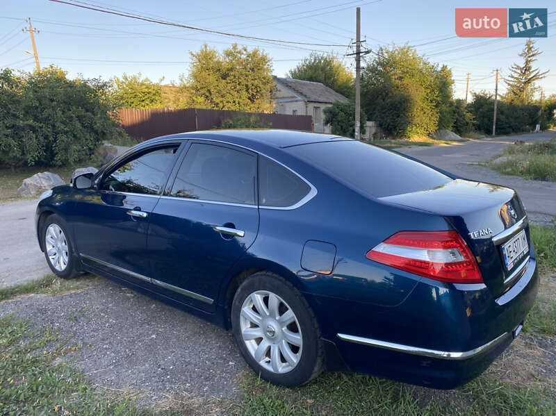 Седан Nissan Teana 2008 в Днепре