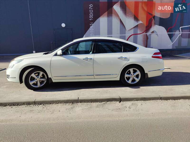Седан Nissan Teana 2010 в Вишневом