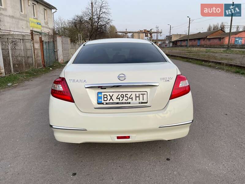 Седан Nissan Teana 2011 в Хмельницком