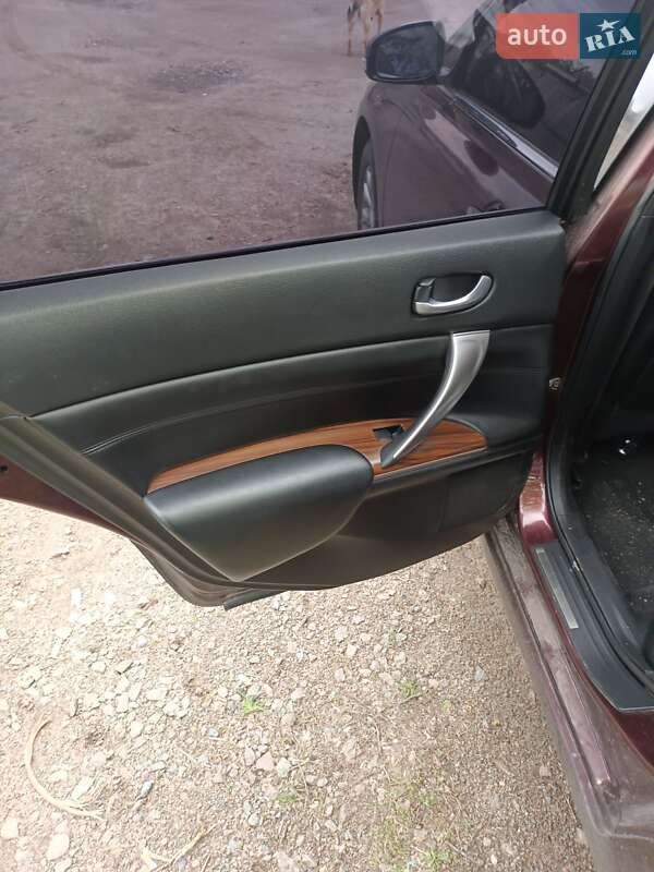 Седан Nissan Teana 2010 в Києві