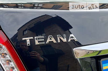 Седан Nissan Teana 2012 в Ивано-Франковске