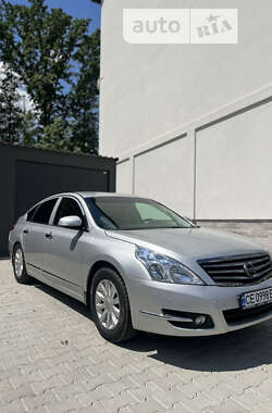 Седан Nissan Teana 2010 в Чернівцях