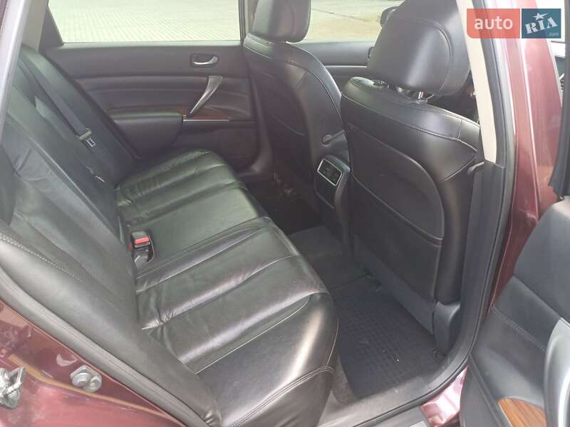 Седан Nissan Teana 2010 в Черкасах