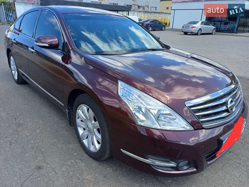 Седан Nissan Teana 2010 в Черкасах