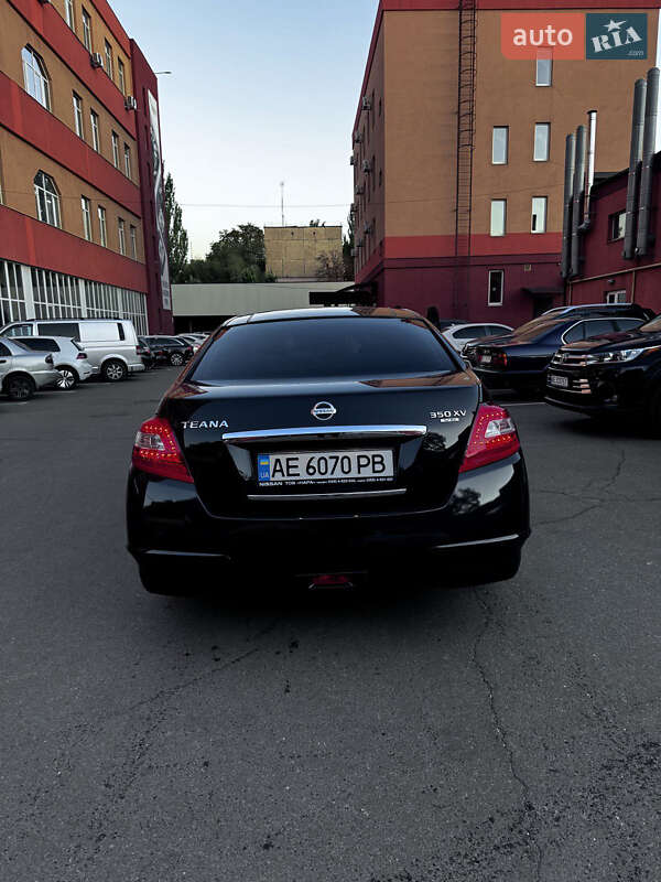 Седан Nissan Teana 2011 в Кривому Розі