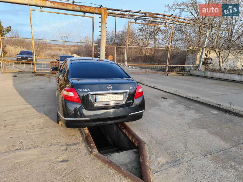 Седан Nissan Teana 2009 в Южноукраинске
