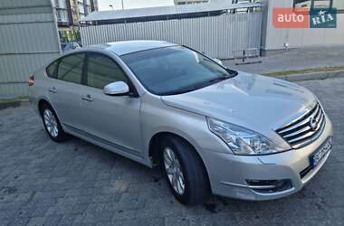 Седан Nissan Teana 2010 в Львове