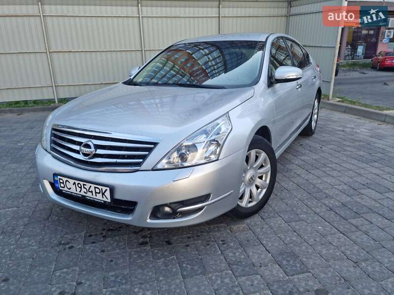 Седан Nissan Teana 2010 в Львове