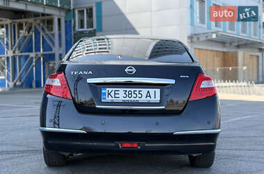 Седан Nissan Teana 2010 в 