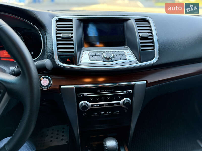 Седан Nissan Teana 2010 в Днепре