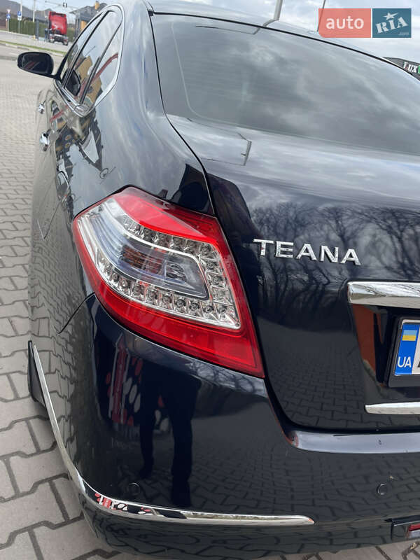 Седан Nissan Teana 2012 в Луцьку