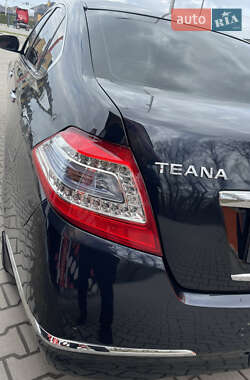 Седан Nissan Teana 2012 в 