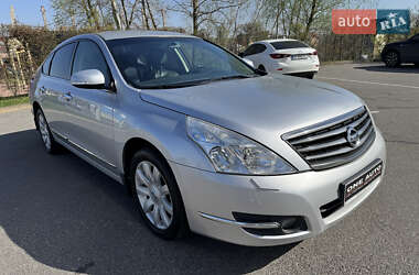 Седан Nissan Teana 2010 в 