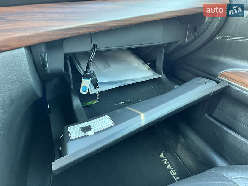 Седан Nissan Teana 2012 в Черкасах