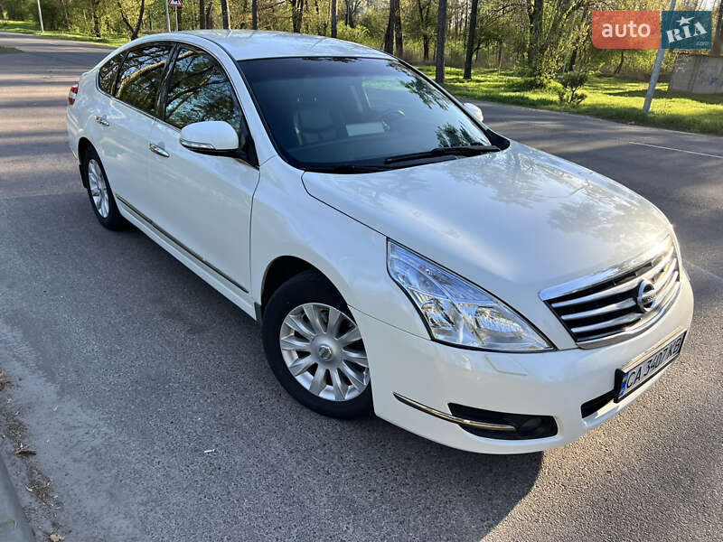 Седан Nissan Teana 2012 в Черкасах