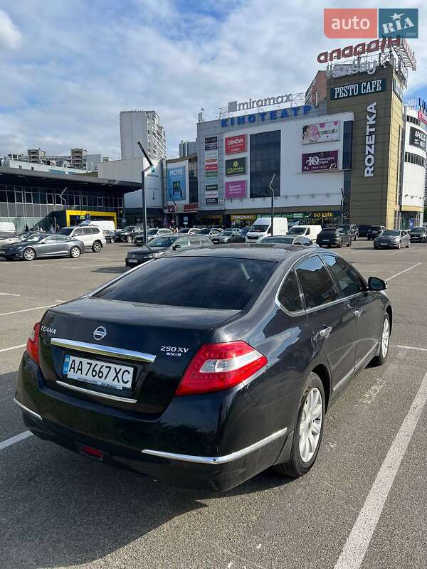 Nissan Teana 2011