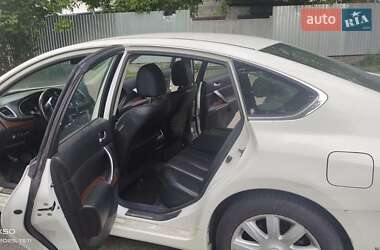 Седан Nissan Teana 2010 в 