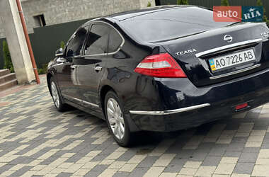 Седан Nissan Teana 2012 в 