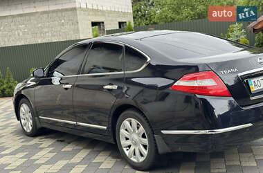Седан Nissan Teana 2012 в 