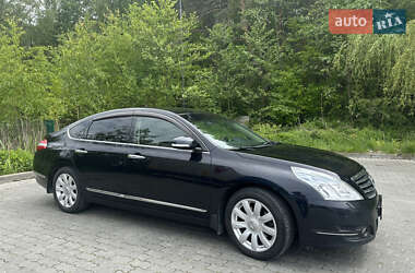 Седан Nissan Teana 2011 в Львове