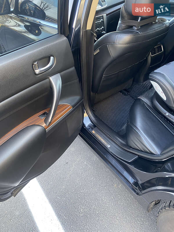 Седан Nissan Teana 2010 в Чернигове