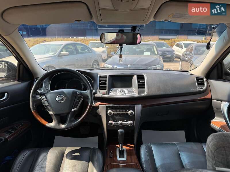 Седан Nissan Teana 2010 в Запоріжжі
