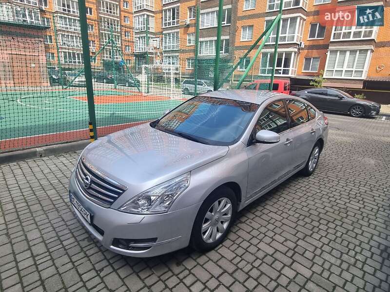 Седан Nissan Teana 2010 в Львове