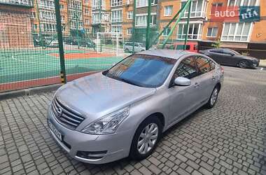 Седан Nissan Teana 2010 в 