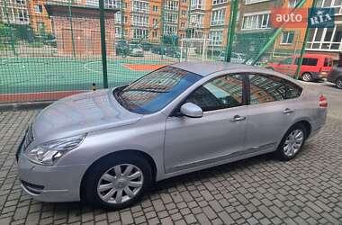 Седан Nissan Teana 2010 в 