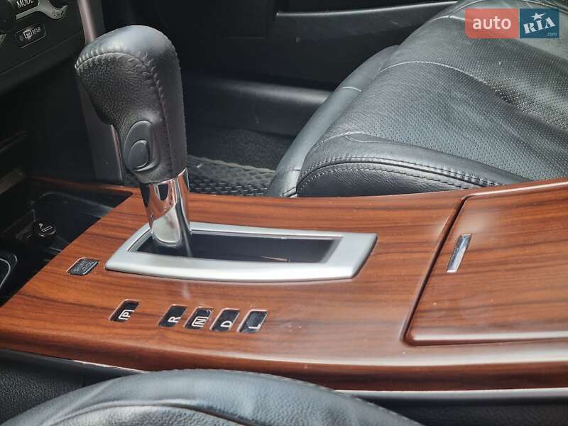 Седан Nissan Teana 2010 в Львове