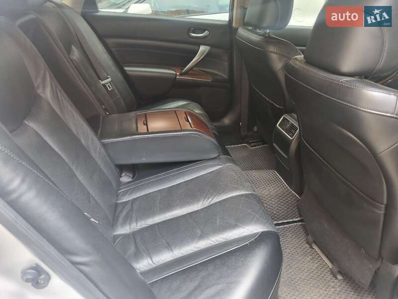 Седан Nissan Teana 2010 в Львове