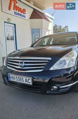Седан Nissan Teana 2010 в Сараті